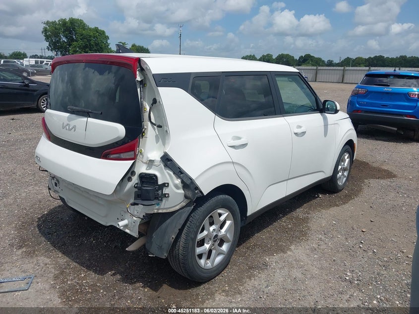 2022 Kia Soul VIN KNDJ23AU0N7816643 IAAI salvage auction — REAR END, Salvage Title, sold $2,975 on 2026-07-15 (photo 4)