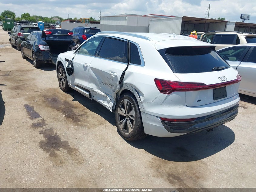 2024 Audi Q8 VIN WA15AAGE9RB027669 IAAI salvage auction — LEFT SIDE, Original (Texas), sold $11,600 on 2026-07-29 (photo 3)