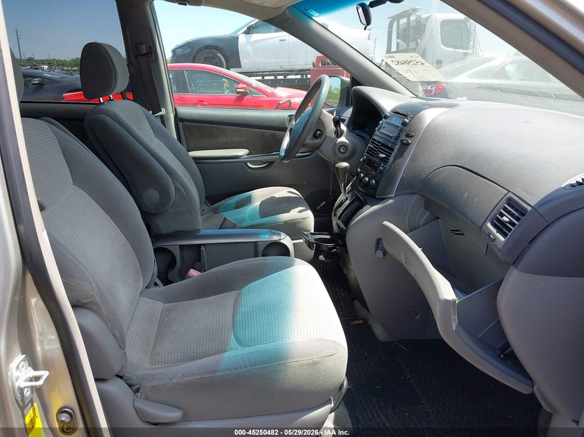 2007 Toyota Sienna VIN 5TDZK23C97S052849 IAAI salvage auction — NORMAL WEAR, Clear (Michigan), sold $750 on 2026-07-30 (photo 5)