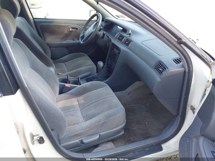 2001 Toyota Camry VIN JT2BG22K110559646 IAAI salvage auction — NORMAL WEAR, Clear (New York), sold $275 on 2026-07-28 (photo 4)