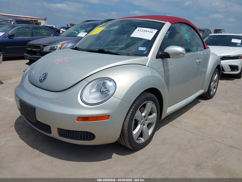 2009 Volkswagen Beetle VIN 3VWSG31Y19M410808 IAAI salvage auction — SIDE, Original (Texas), sold $1,300 on 2026-07-11 (photo 2)