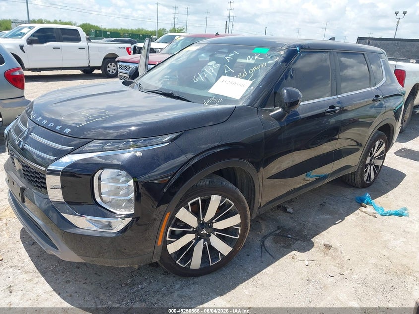 2025 Mitsubishi Outlander VIN JA4J3VA88SZ050053 IAAI salvage auction — RIGHT FRONT, Salvage Title, sold $9,100 on 2026-07-13 (photo 2)