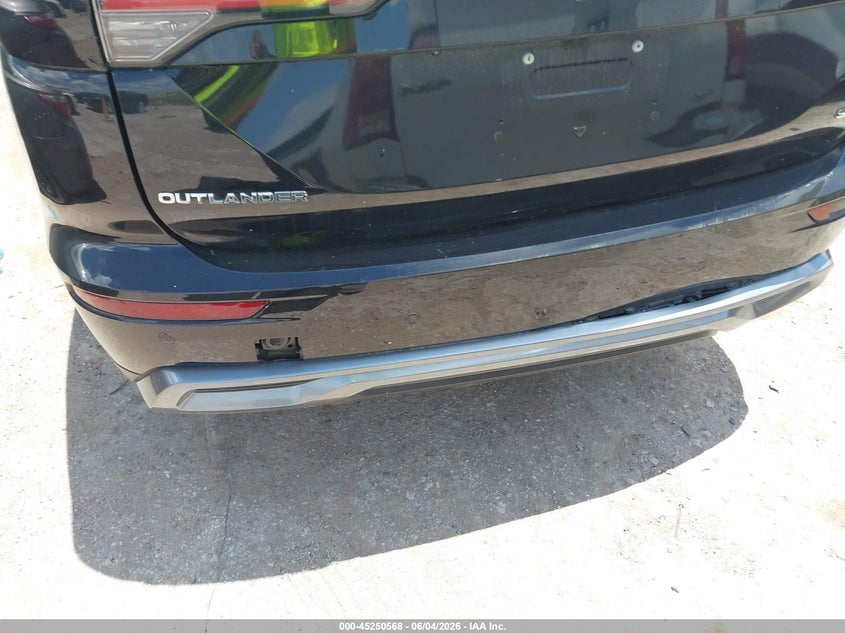 2025 Mitsubishi Outlander VIN JA4J3VA88SZ050053 IAAI salvage auction — RIGHT FRONT, Salvage Title, sold $9,100 on 2026-07-13 (photo 6)