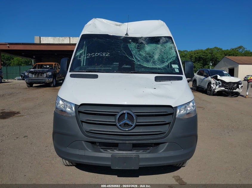2025 Mercedes-benz Sprinter VIN W1Z4NGHY3ST211451 IAAI salvage auction — FRONT END, Salvage Title, sold $18,100 on 2026-08-25 (photo 6)