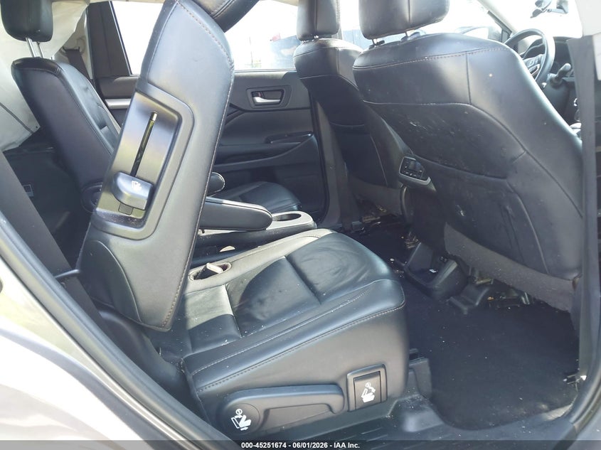 2019 Toyota Highlander VIN 5TDJZRFH7KS605418 IAAI salvage auction — LEFT REAR, Salvage Title, sold $13,625 on 2026-07-13 (photo 8)
