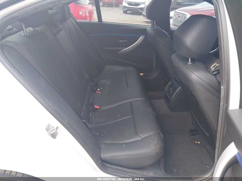 2018 BMW 3er VIN WBA8D9C52JEM34845 IAAI salvage auction — FRONT END, Salvage (Idaho), sold $4,450 on 2026-07-29 (photo 8)