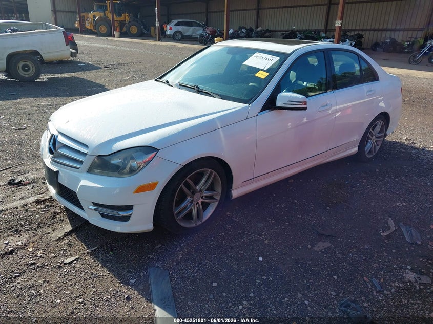 2013 Mercedes-benz C-klasse VIN WDDGF8AB3DR252375 IAAI salvage auction — UNKNOWN, Salvage (Alabama), sold $325 on 2026-07-08 (photo 2)