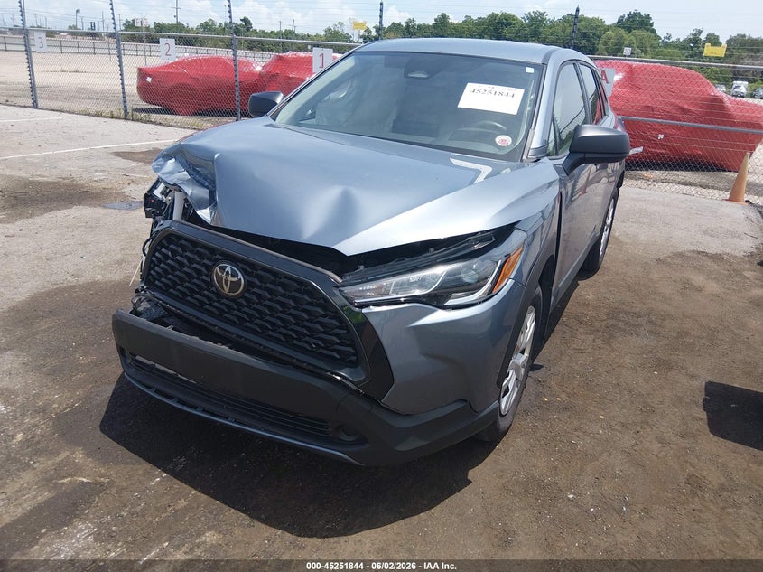 2025 Toyota Corolla cross VIN 7MUAAAAGXSV136967 IAAI salvage auction — FRONT END, Salvage Title, sold $6,800 on 2026-07-13 (photo 2)