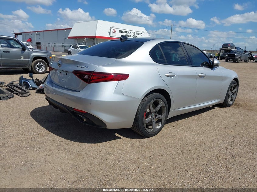 2017 Alfa romeo Giulia VIN ZARFAEEN0H7558108 IAAI salvage auction — UNKNOWN, Salvage Title, sold $7,775 on 2026-07-07 (photo 4)