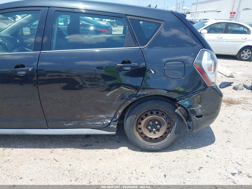 2010 Pontiac Vibe VIN 5Y2SP6E80AZ417976 IAAI salvage auction — SIDE, Salvage (Texas), sold $850 on 2026-07-12 (photo 6)