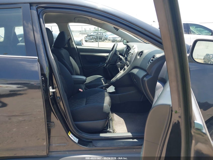 2010 Pontiac Vibe VIN 5Y2SP6E80AZ417976 IAAI salvage auction — SIDE, Salvage (Texas), sold $850 on 2026-07-12 (photo 5)
