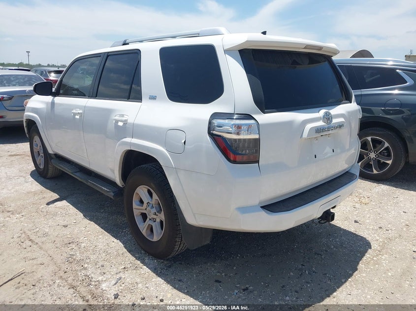2015 Toyota 4runner VIN JTEZU5JR4F5104200 IAAI salvage auction — VANDALISM, Salvage Title, sold $9,050 on 2026-07-27 (photo 3)