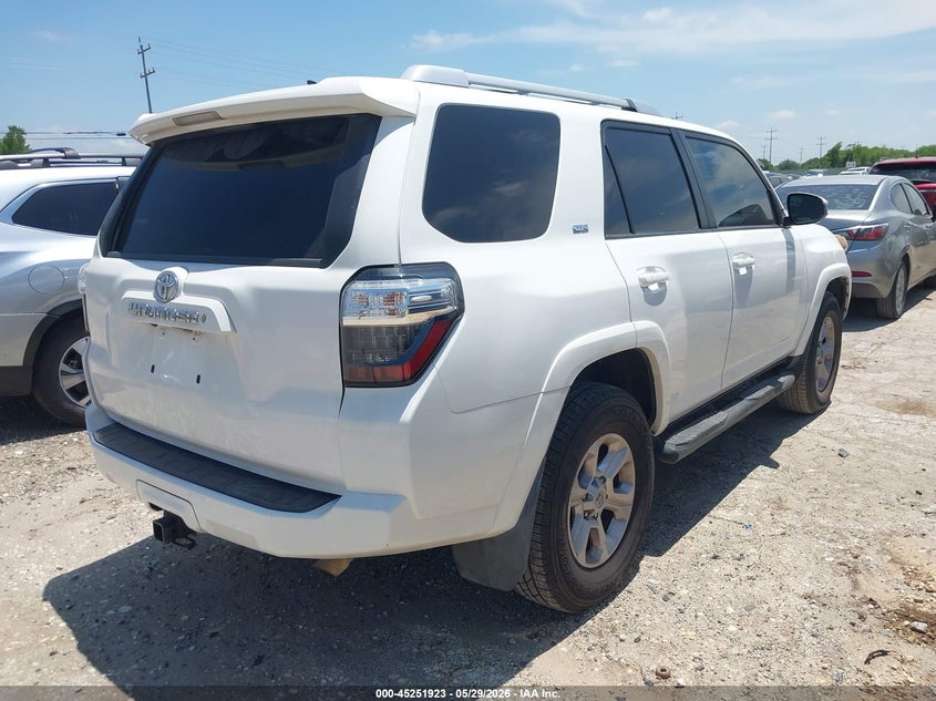 2015 Toyota 4runner VIN JTEZU5JR4F5104200 IAAI salvage auction — VANDALISM, Salvage Title, sold $9,050 on 2026-07-27 (photo 4)