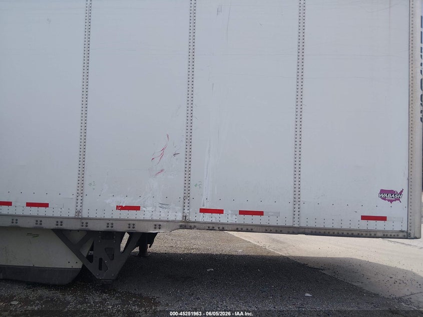 2018 Wabash national corp 53' semi trailer VIN 1JJV532D4JL049766 IAAI salvage auction — SIDE, Salvage (Illinois), sold $7,750 on 2026-07-15 (photo 5)