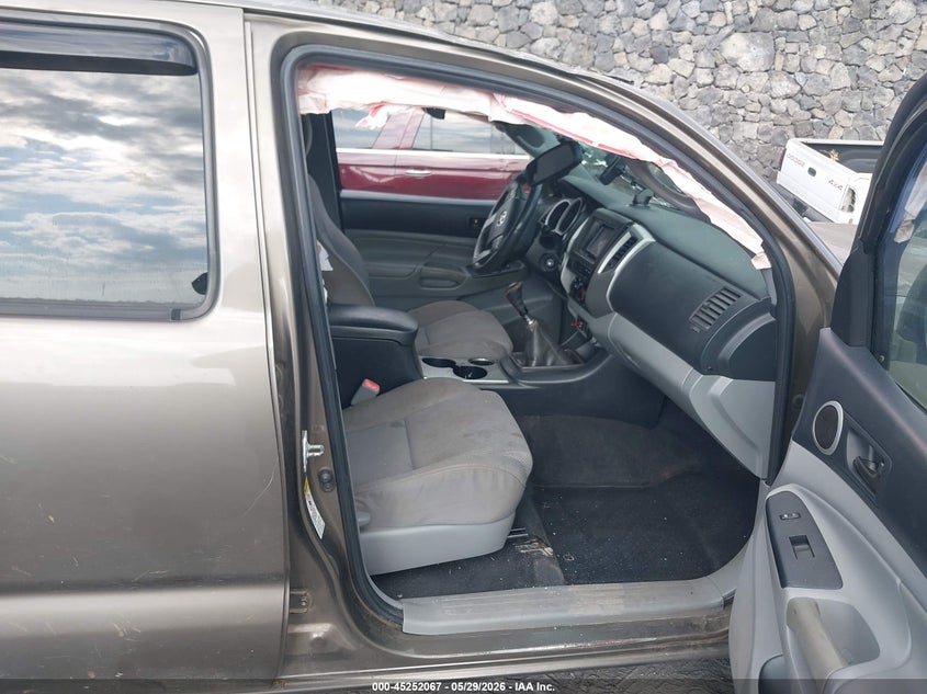 2013 Toyota Tacoma VIN 5TFLU4EN9DX053807 IAAI salvage auction — ROLLOVER, Salvage Title, sold $1,500 on 2026-07-28 (photo 5)