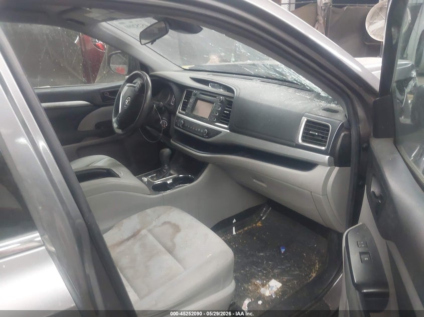 2019 Toyota Highlander VIN 5TDZZRFH4KS333834 IAAI salvage auction — FRONT END, Salvage (Arizona), sold $25 on 2026-07-28 (photo 5)