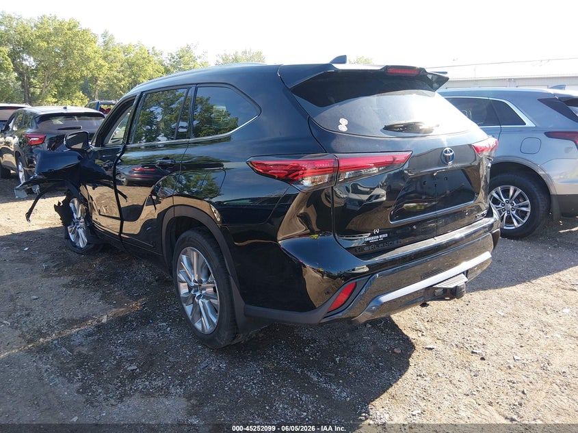 2023 Toyota Highlander VIN 5TDXBRCH7PS582913 IAAI salvage auction — FRONT END, Salvage Title, sold $13,200 on 2026-07-22 (photo 3)