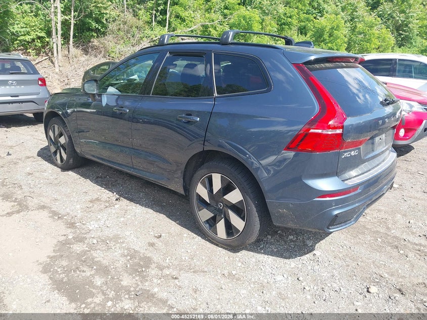 2024 Volvo VIN YV4H60DL0R1915053 IAAI salvage auction — RIGHT FRONT, Salvage (Rhode Island), sold $21,800 on 2026-07-17 (photo 3)