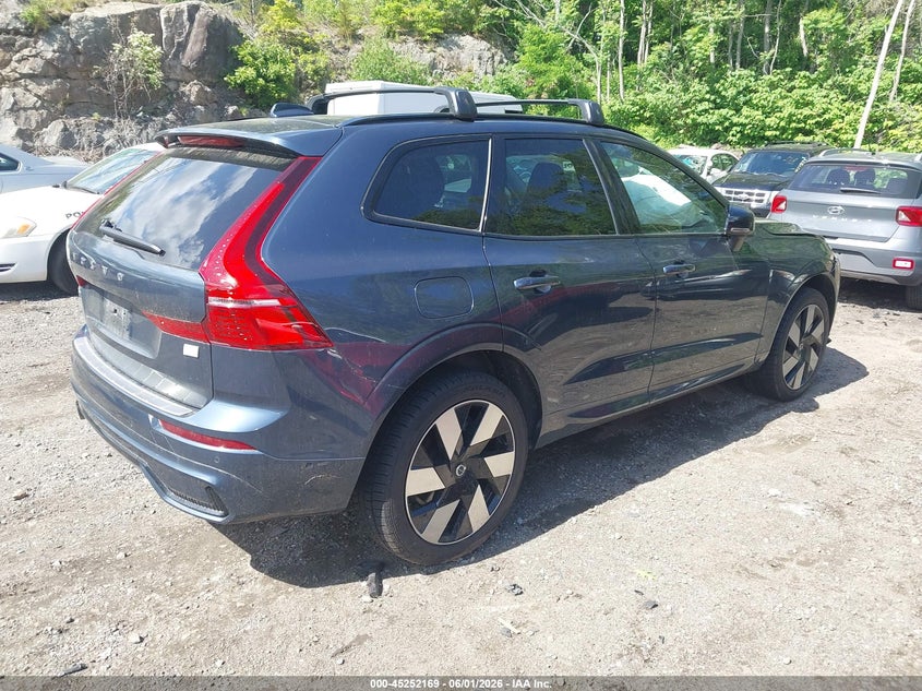 2024 Volvo VIN YV4H60DL0R1915053 IAAI salvage auction — RIGHT FRONT, Salvage (Rhode Island), sold $21,800 on 2026-07-17 (photo 4)