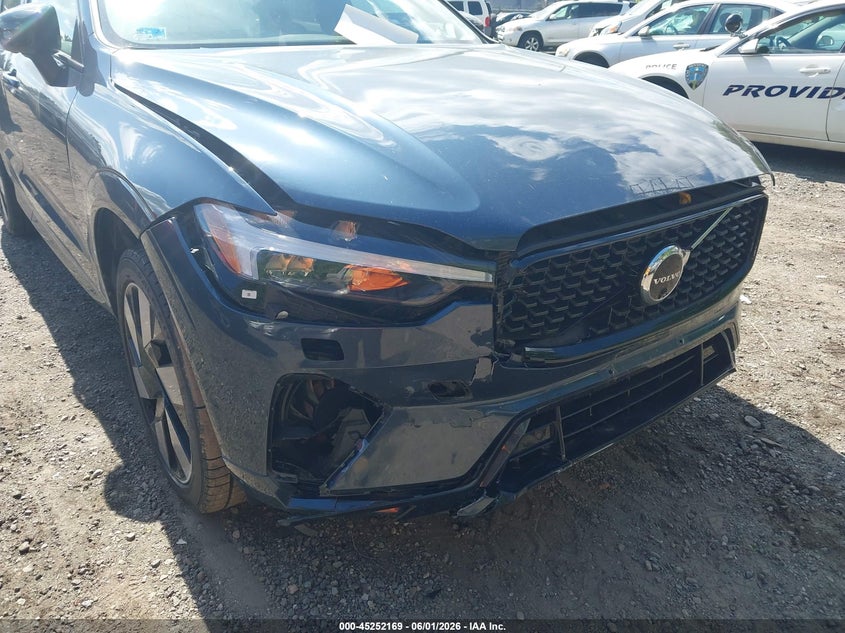 2024 Volvo VIN YV4H60DL0R1915053 IAAI salvage auction — RIGHT FRONT, Salvage (Rhode Island), sold $21,800 on 2026-07-17 (photo 6)