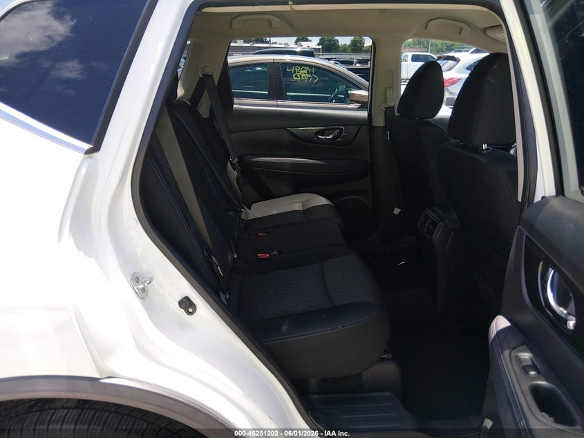 2017 Nissan Rogue VIN KNMAT2MT0HP560423 IAAI salvage auction — FRONT END, Salvage (Missouri), sold $1,650 on 2026-07-28 (photo 8)