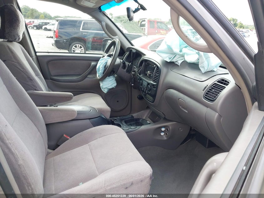 2004 Toyota Sequoia VIN 5TDZT34AX4S207582 IAAI salvage auction — FRONT END, Salvage (Georgia), sold $500 on 2026-07-20 (photo 5)