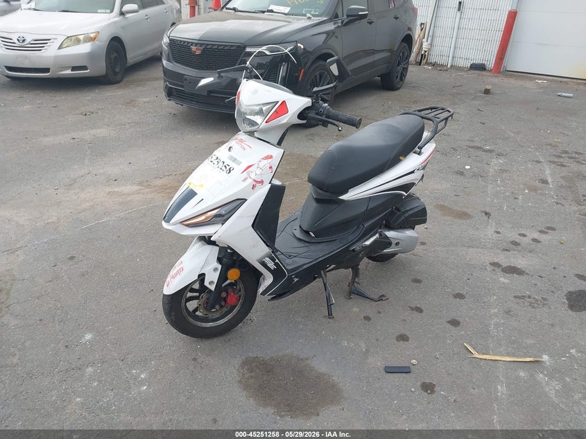 2025 Dongfang Scooter VIN LXDTCLNN2S1060028 IAAI salvage auction — UNKNOWN, Mv-907A (New York), sold $25 on 2026-07-15 (photo 2)