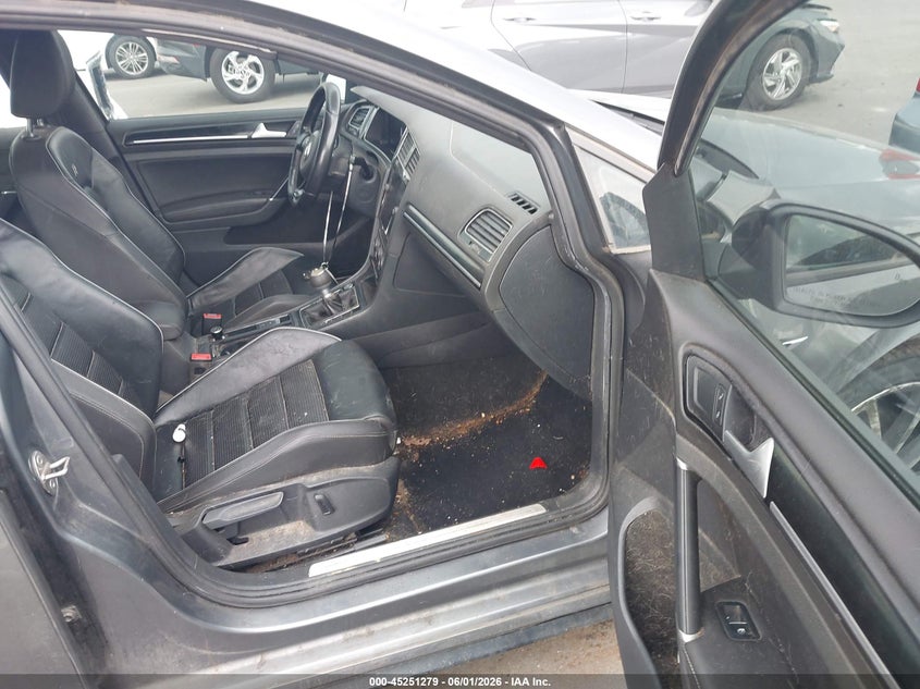 2018 Volkswagen Golf r VIN WVWUF7AU5JW055827 IAAI salvage auction — RIGHT FRONT, Salvage Title, sold $7,700 on 2026-07-15 (photo 5)