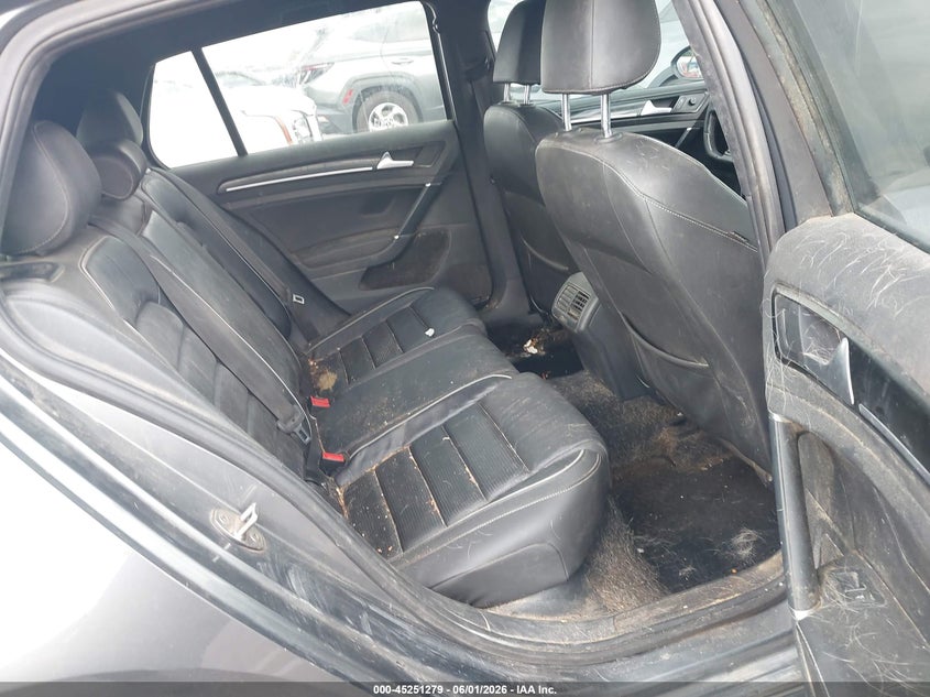 2018 Volkswagen Golf r VIN WVWUF7AU5JW055827 IAAI salvage auction — RIGHT FRONT, Salvage Title, sold $7,700 on 2026-07-15 (photo 8)