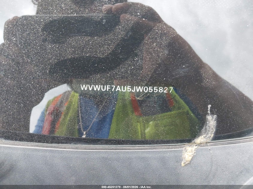 2018 Volkswagen Golf r VIN WVWUF7AU5JW055827 IAAI salvage auction — RIGHT FRONT, Salvage Title, sold $7,700 on 2026-07-15 (photo 9)
