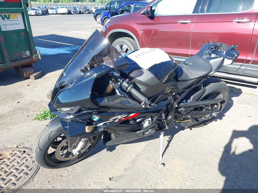 2024 BMW S 1000 VIN WB10E6301R6K44201 IAAI salvage auction — RIGHT SIDE, Salvage (Oregon), sold $13,100 on 2026-07-09 (photo 2)
