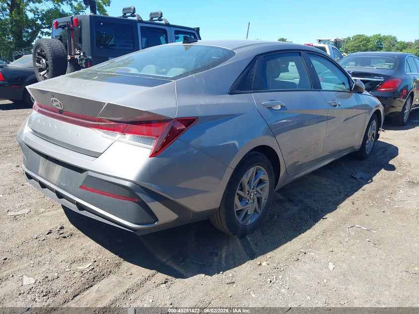 2024 Hyundai Elantra VIN KMHLM4DG4RU812824 IAAI salvage auction — FRONT END, Salvage Title, sold $5,800 on 2026-07-14 (photo 4)