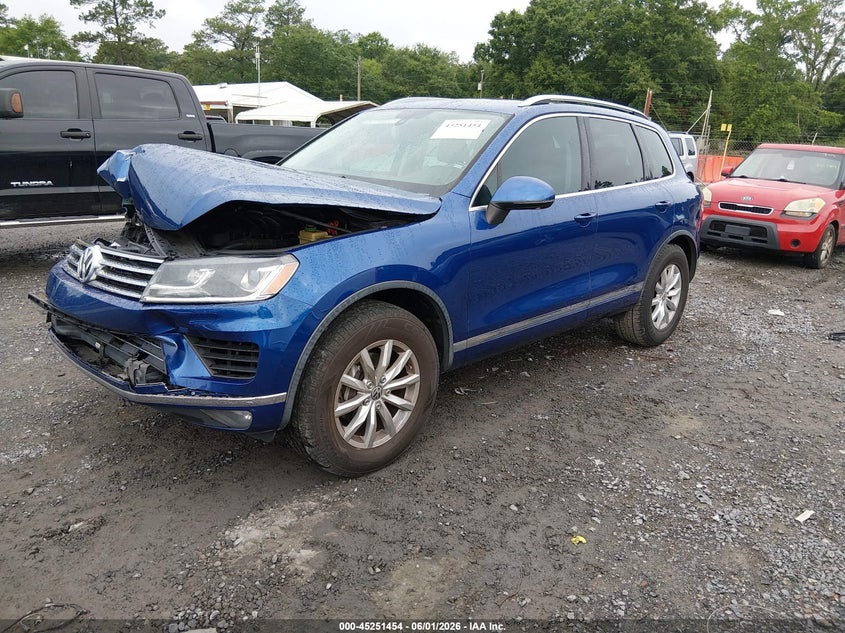 2016 Volkswagen Touareg VIN WVGEF9BP8GD004931 IAAI salvage auction — FRONT END, Salvage (South Carolina), sold $1,550 on 2026-08-04 (photo 2)