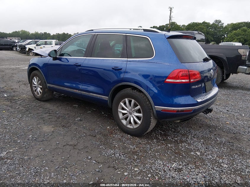 2016 Volkswagen Touareg VIN WVGEF9BP8GD004931 IAAI salvage auction — FRONT END, Salvage (South Carolina), sold $1,550 on 2026-08-04 (photo 3)