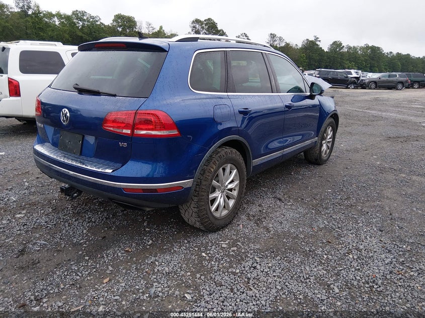 2016 Volkswagen Touareg VIN WVGEF9BP8GD004931 IAAI salvage auction — FRONT END, Salvage (South Carolina), sold $1,550 on 2026-08-04 (photo 4)