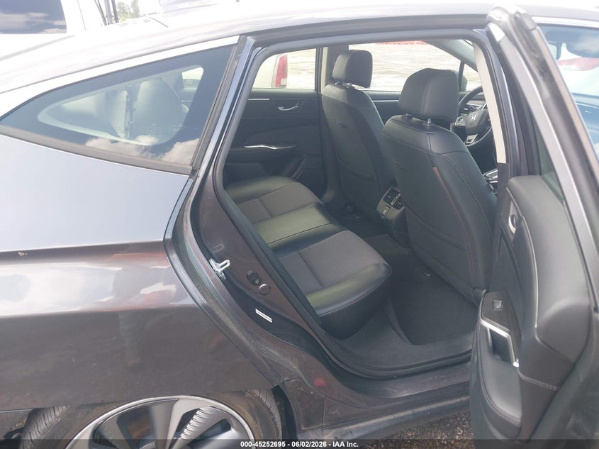 2018 Honda Clarity VIN JHMZC5F13JC009933 IAAI salvage auction — RIGHT FRONT, Original (Texas), sold $5,000 on 2026-07-24 (photo 8)