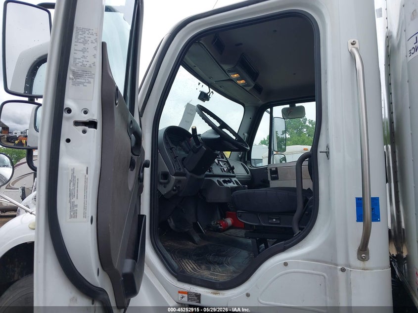 2019 Freightliner M2 106 VIN 1FVACXFC2KHKK4546 IAAI salvage auction — SIDE, Clear (Indiana), sold $12,800 on 2026-07-15 (photo 7)