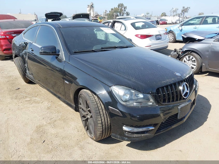 2012 Mercedes-benz C-klasse VIN WDDGJ4HB6CF770848 IAAI salvage auction — LEFT & RIGHT, Salvage Title, sold $1,125 on 2026-07-08 (photo 1)