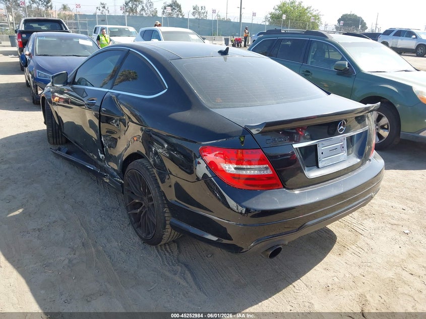 2012 Mercedes-benz C-klasse VIN WDDGJ4HB6CF770848 IAAI salvage auction — LEFT & RIGHT, Salvage Title, sold $1,125 on 2026-07-08 (photo 3)