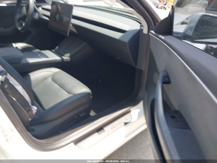 2024 Tesla Model 3 VIN 5YJ3E1EB4RF739806 IAAI salvage auction — RIGHT FRONT, Salvage Title, sold $14,600 on 2026-08-01 (photo 5)