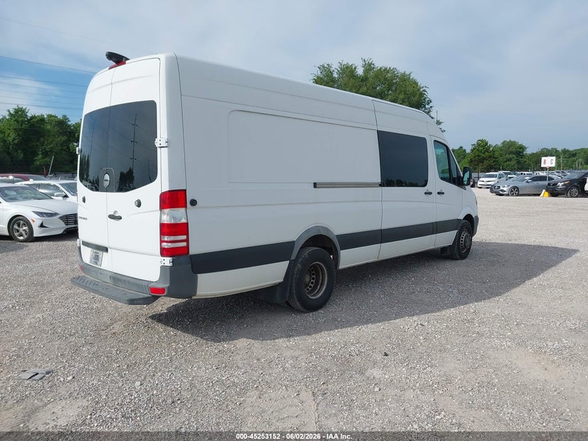 2017 Freightliner Sprinter VIN WDYPF4CCXHP527528 IAAI salvage auction — SIDE, Sf97 (Missouri), sold $19,250 on 2026-07-09 (photo 4)