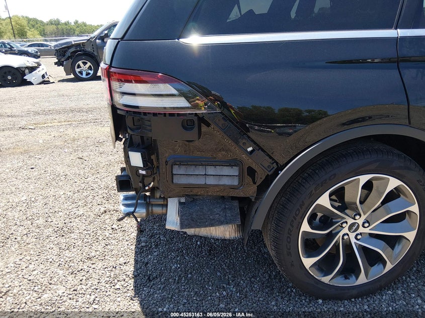 2025 Lincoln Aviator VIN 5LM5J7XC6SGL06425 IAAI salvage auction — REAR END, Salvage Title, sold $29,000 on 2026-08-31 (photo 6)