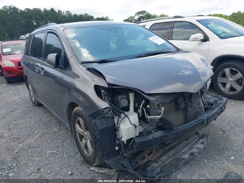 2019 Toyota Sienna VIN 5TDKZ3DC2KS016740 IAAI salvage auction — FRONT END, Salvage Title, sold $3,650 on 2026-07-28 (photo 1)