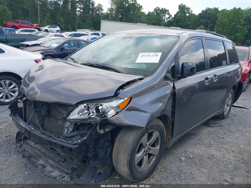 2019 Toyota Sienna VIN 5TDKZ3DC2KS016740 IAAI salvage auction — FRONT END, Salvage Title, sold $3,650 on 2026-07-28 (photo 2)