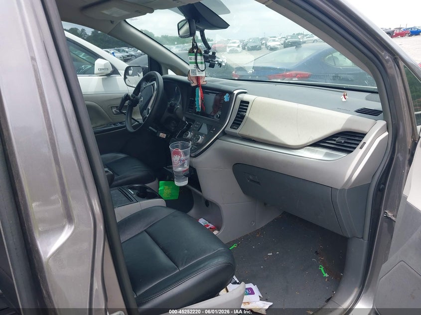 2019 Toyota Sienna VIN 5TDKZ3DC2KS016740 IAAI salvage auction — FRONT END, Salvage Title, sold $3,650 on 2026-07-28 (photo 5)