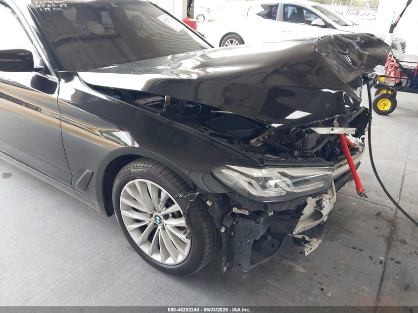 2021 BMW 5er VIN WBA53BH02MWW97250 IAAI salvage auction — FRONT END, Salvage Title, sold $7,400 on 2026-08-07 (photo 6)