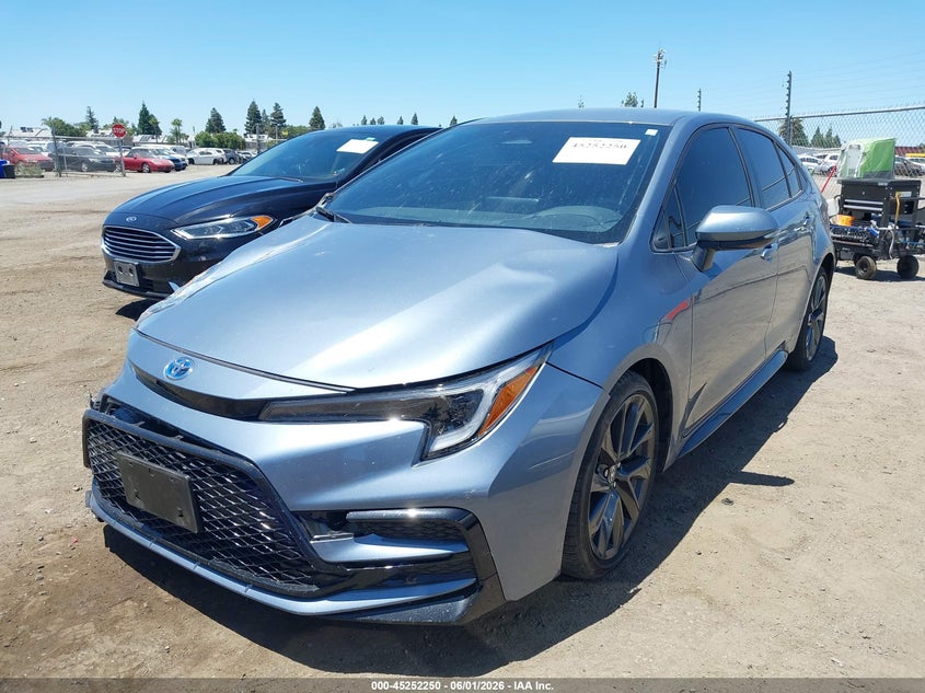 2025 Toyota Corolla VIN JTDBCMFE4S3082911 IAAI salvage auction — RIGHT FRONT, Salvage Title, sold $5,950 on 2026-07-14 (photo 2)