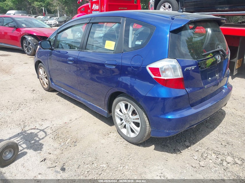 2009 Honda Fit VIN JHMGE884X9S044710 IAAI salvage auction — RIGHT SIDE, Salvage (Massachusetts), sold $1,000 on 2026-07-14 (photo 3)
