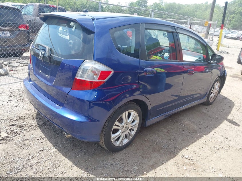 2009 Honda Fit VIN JHMGE884X9S044710 IAAI salvage auction — RIGHT SIDE, Salvage (Massachusetts), sold $1,000 on 2026-07-14 (photo 4)