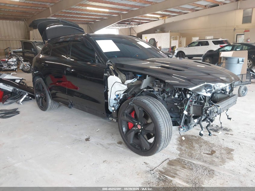 2022 Jaguar F-pace VIN SADCZ2EE3NA697768 IAAI salvage auction — FRONT END, Clear (Tennessee), sold $18,475 on 2026-07-13 (photo 1)